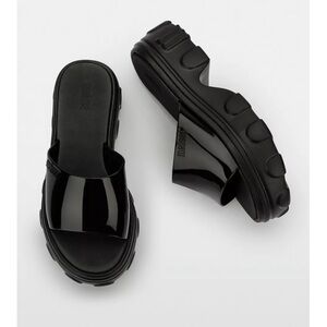 Melissa Ella Black Chinky Slide